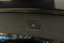 musta Audi Q7 2018 kuva 38.