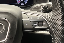 musta Audi Q7 2020 kuva 16.