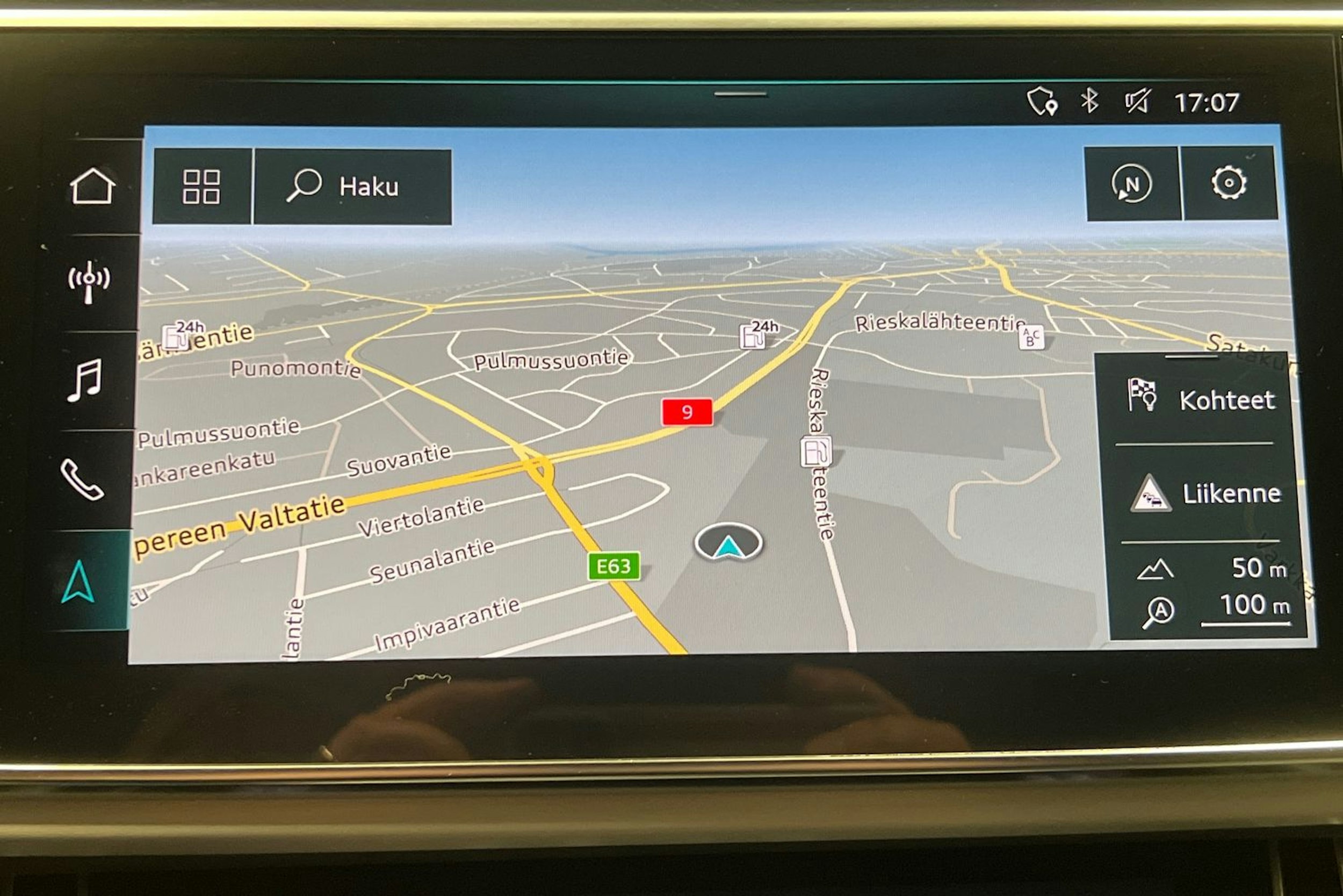 musta Audi Q7 2020 kuva 19.