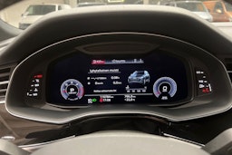 musta Audi Q7 2020 kuva 21.