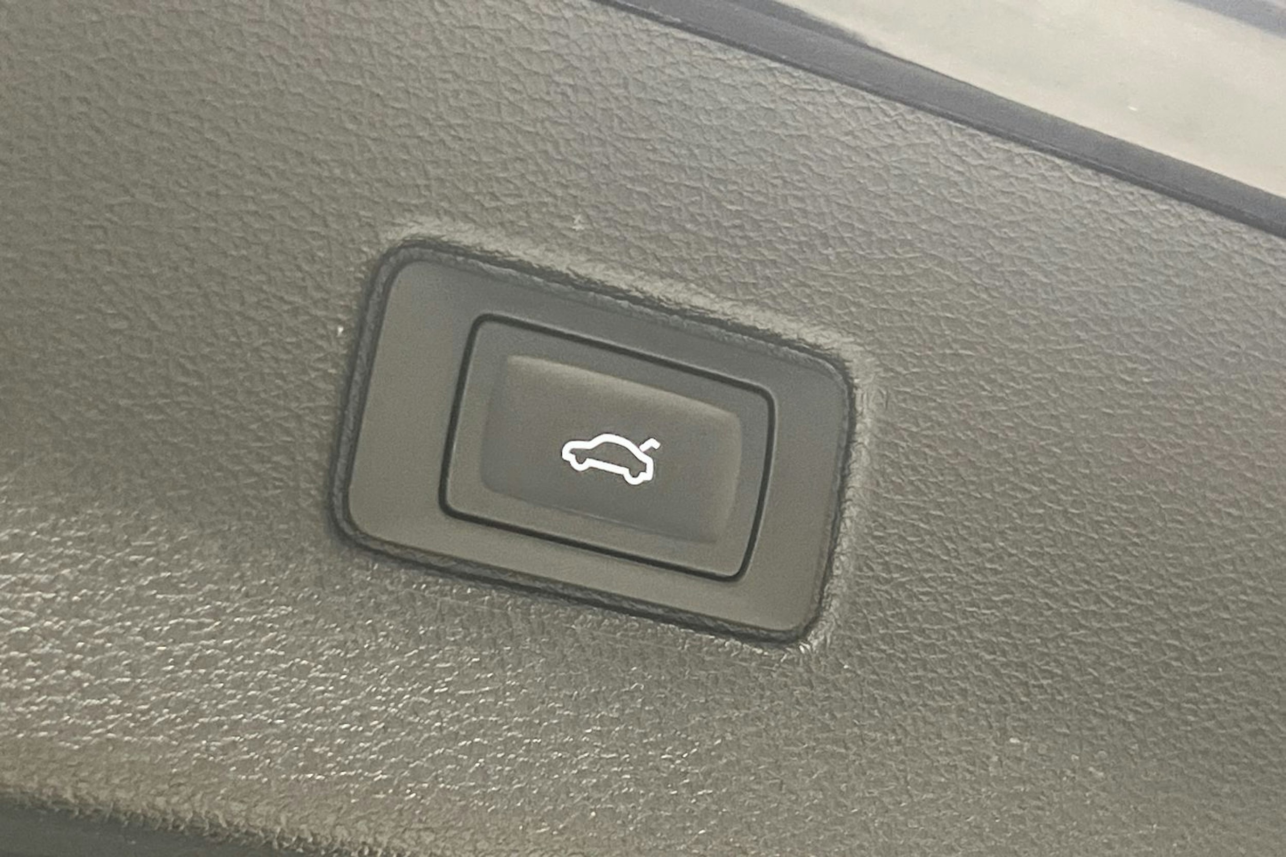 musta Audi Q7 2020 kuva 26.