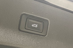 musta Audi Q7 2020 kuva 26.