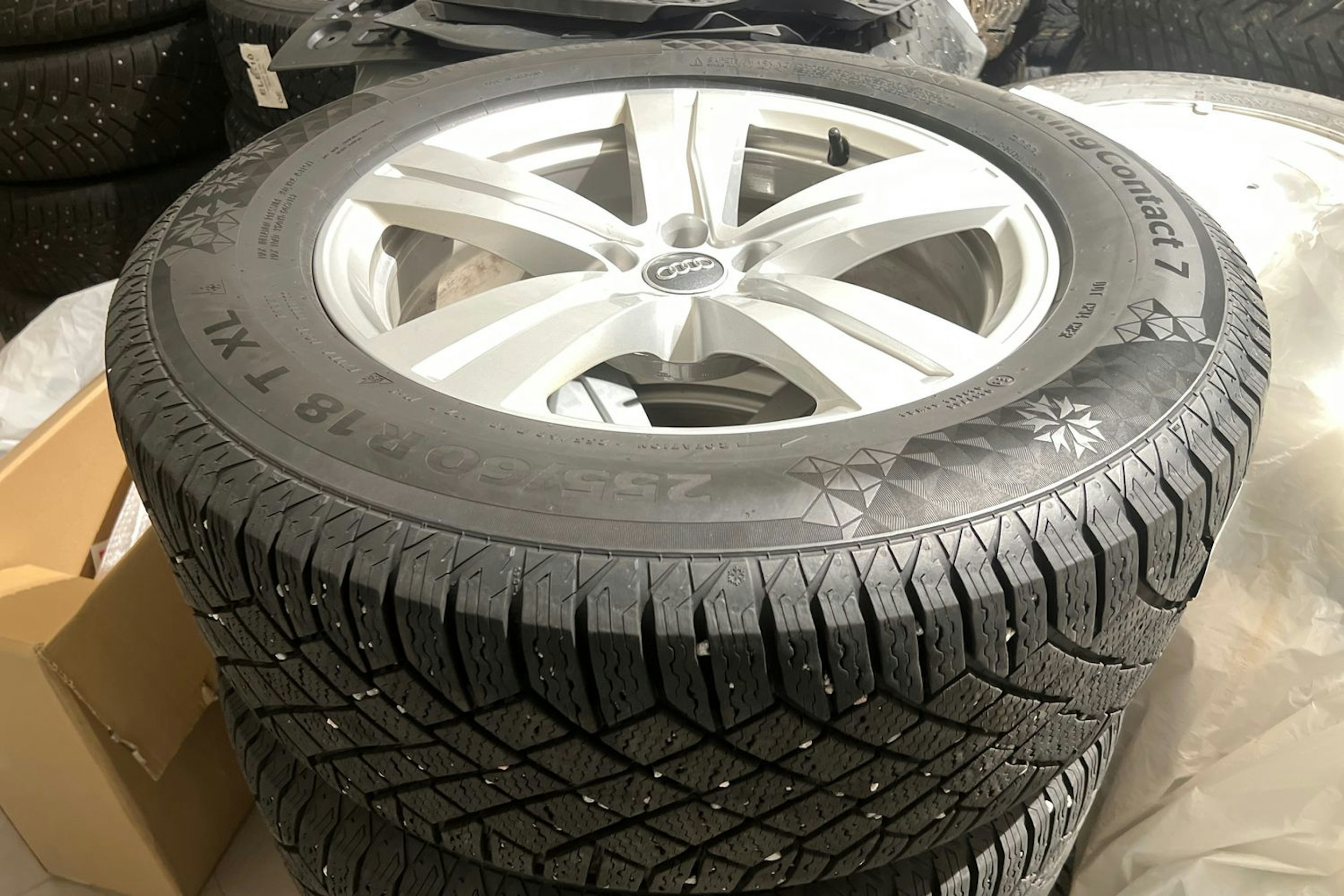 musta Audi Q7 2020 kuva 27.