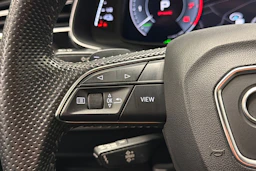 Musta Audi Q7 2020 kuva 12.