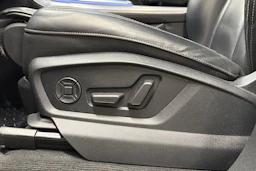 Musta Audi Q7 2020 kuva 16.