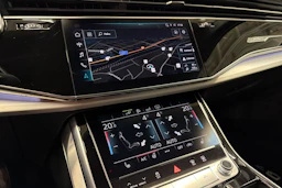 Musta Audi Q7 2020 kuva 18.