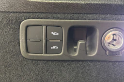 Musta Audi Q7 2020 kuva 24.