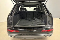 Musta Audi Q7 2020 kuva 25.