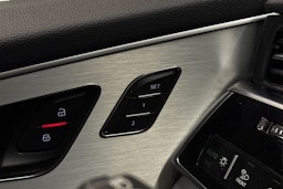 harmaa Audi Q7 2020 kuva 20.