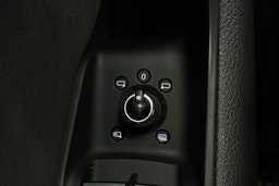harmaa Audi Q7 2020 kuva 21.