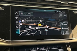 harmaa Audi Q7 2020 kuva 23.