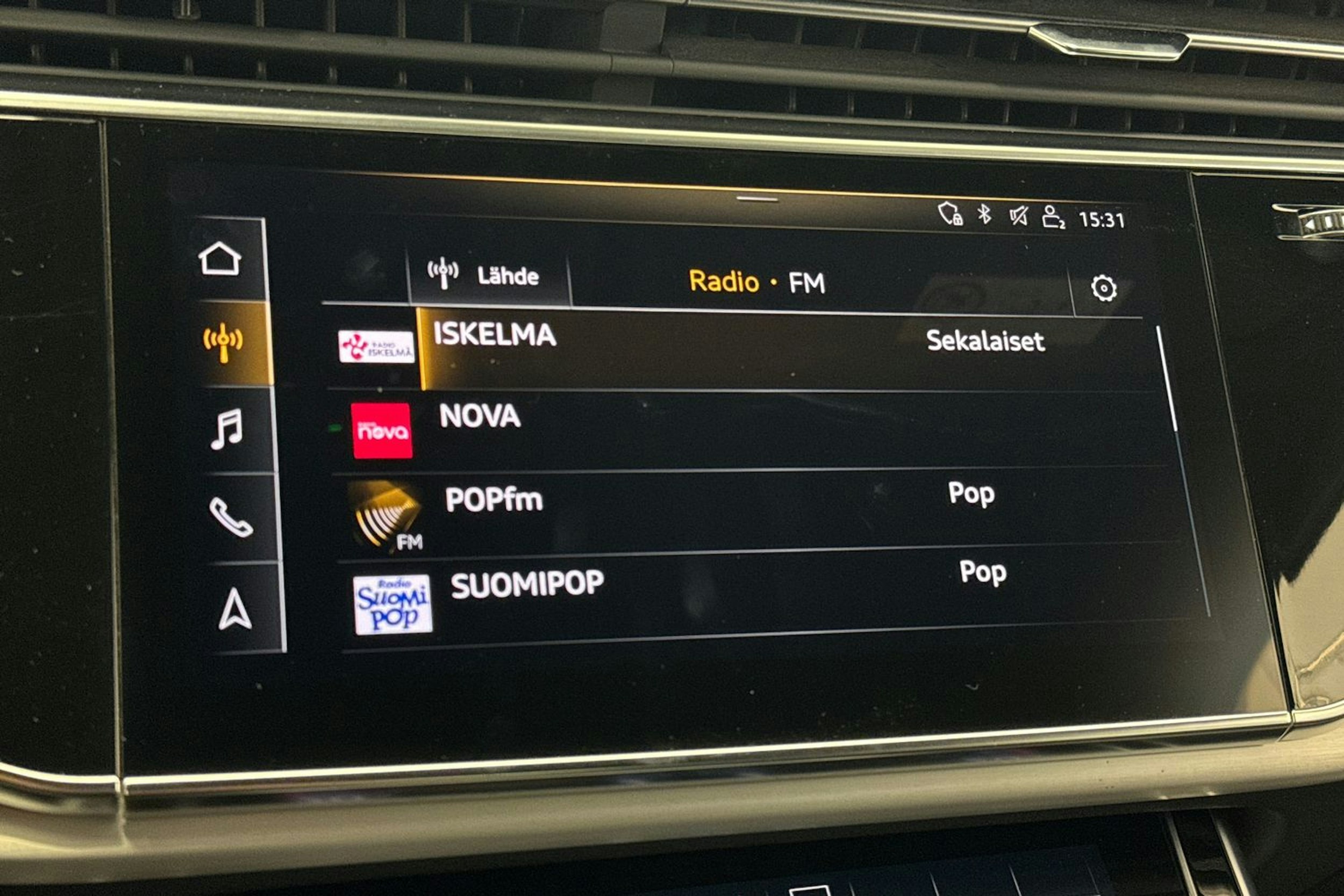 harmaa Audi Q7 2020 kuva 24.