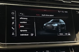 harmaa Audi Q7 2020 kuva 28.