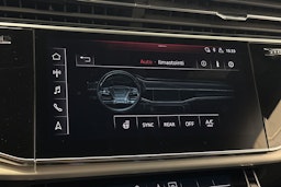 harmaa Audi Q7 2020 kuva 29.