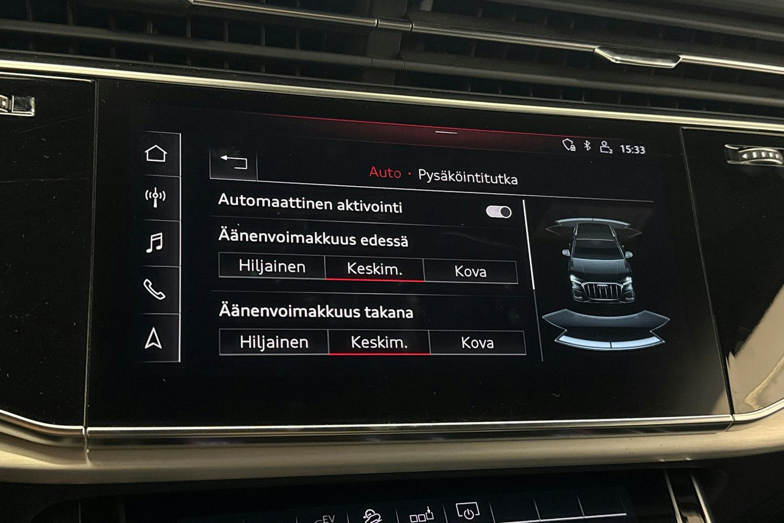 harmaa Audi Q7 2020 kuva 30.