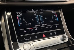 harmaa Audi Q7 2020 kuva 32.