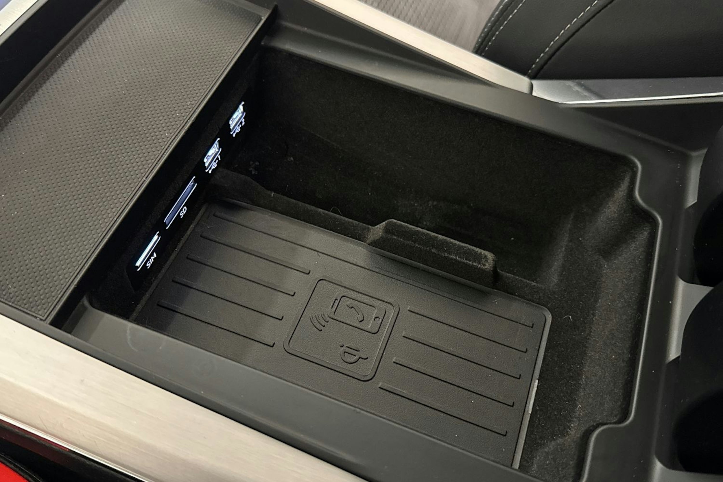 harmaa Audi Q7 2020 kuva 34.
