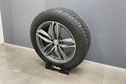 Punainen Audi Q7 2020 kuva 14.