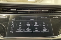 Punainen Audi Q7 2020 kuva 19.