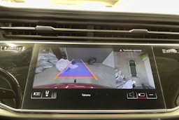 Punainen Audi Q7 2020 kuva 23.