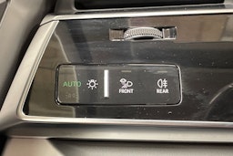 Punainen Audi Q7 2020 kuva 27.