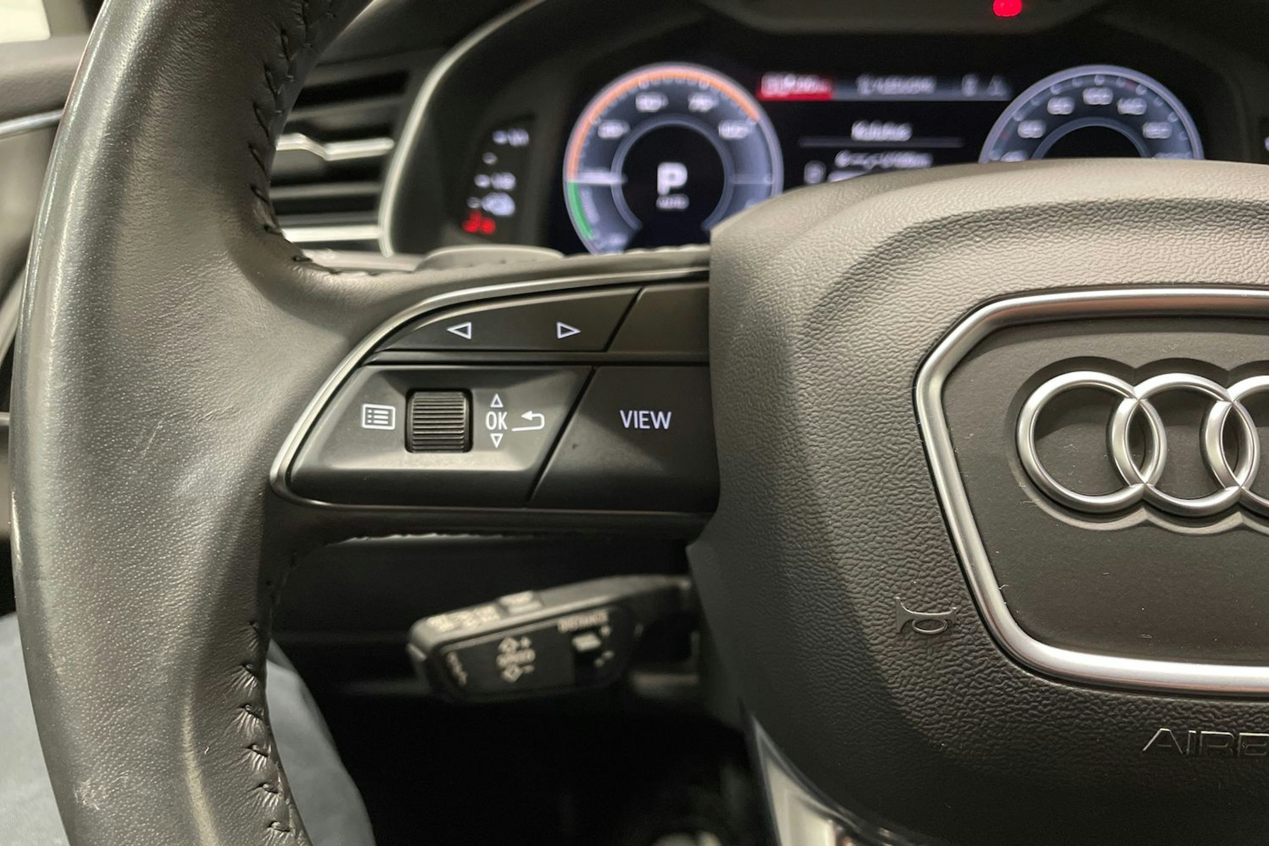 Punainen Audi Q7 2020 kuva 28.