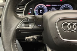 Punainen Audi Q7 2020 kuva 28.