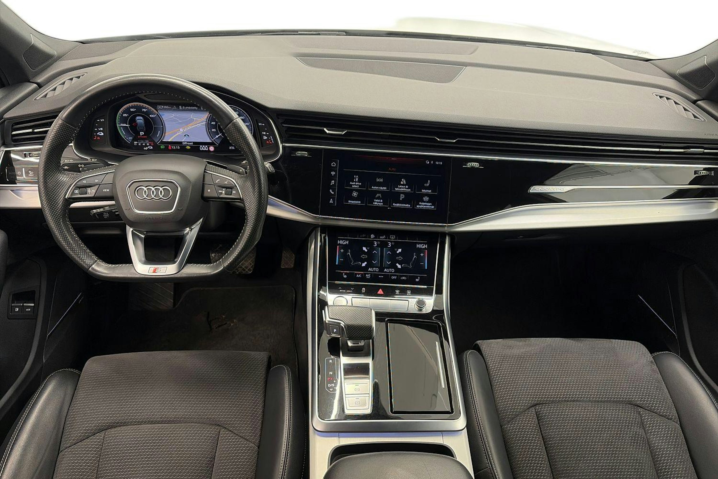 valkoinen Audi Q7 2020 kuva 9.