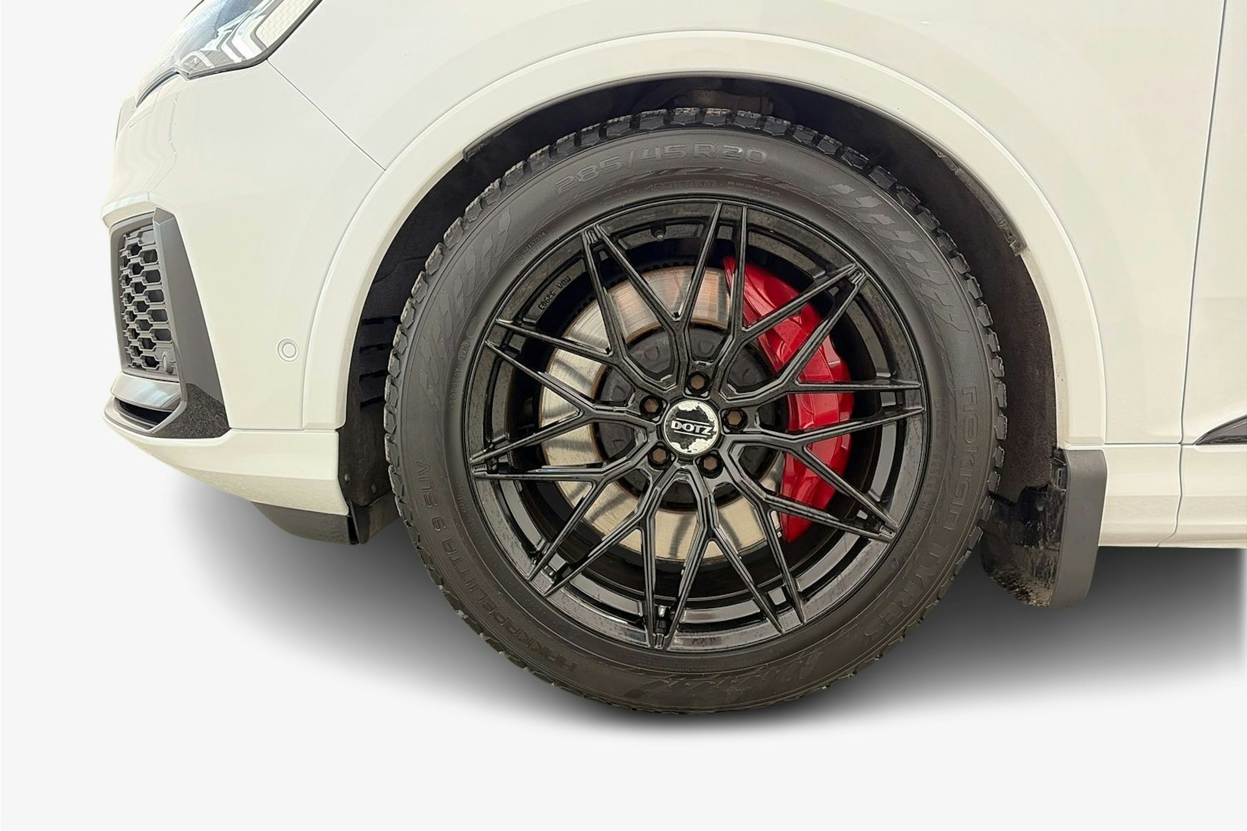 valkoinen Audi Q7 2020 kuva 11.