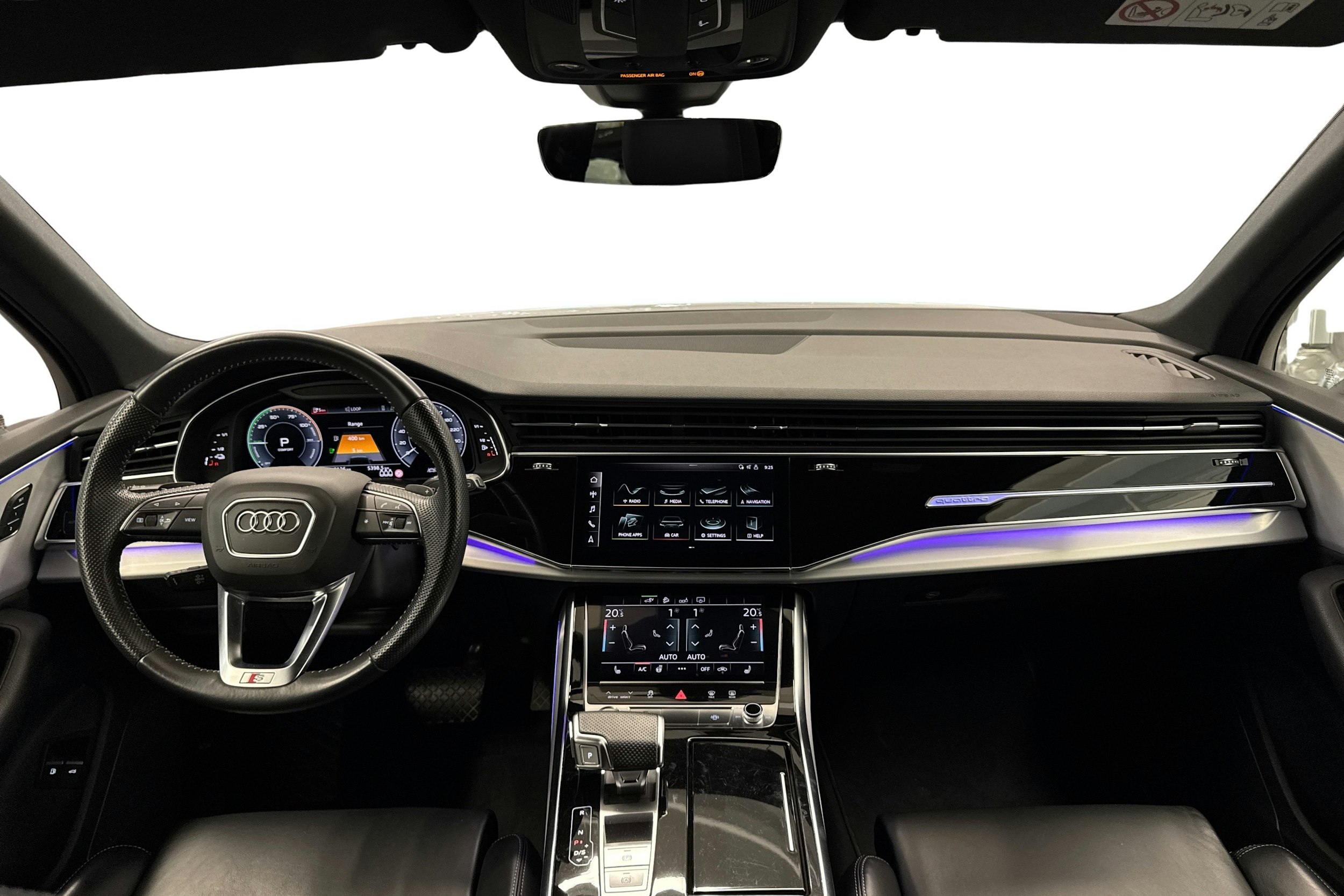 Valkoinen Audi Q7 2020 kuva 9.