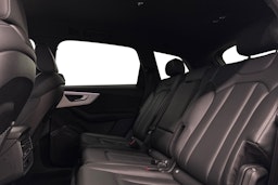 Valkoinen Audi Q7 2020 kuva 10.