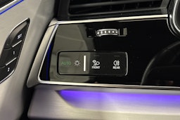 Valkoinen Audi Q7 2020 kuva 22.