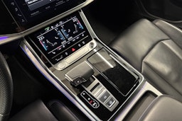 Valkoinen Audi Q7 2020 kuva 31.