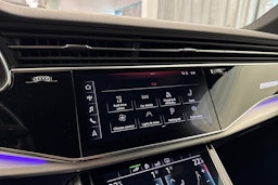 Valkoinen Audi Q7 2020 kuva 35.