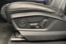 Valkoinen Audi Q7 2020 kuva 41.