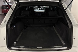 Valkoinen Audi Q7 2020 kuva 42.