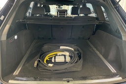 sininen Audi Q7 2020 kuva 38.