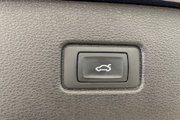 sininen Audi Q7 2020 kuva 40.