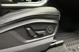 harmaa Audi Q7 2020 kuva 11.