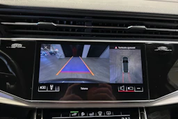 harmaa Audi Q7 2020 kuva 17.