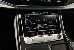 harmaa Audi Q7 2020 kuva 22.