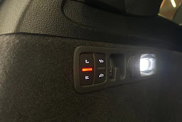 harmaa Audi Q7 2020 kuva 31.