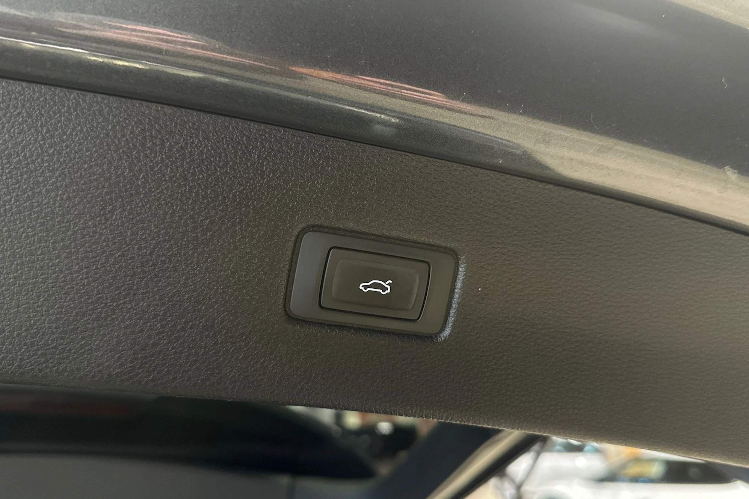 harmaa Audi Q7 2020 kuva 33.