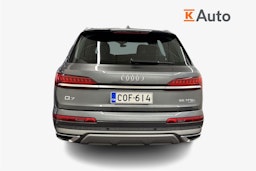 Harmaa Audi Q7 2021 kuva 3.