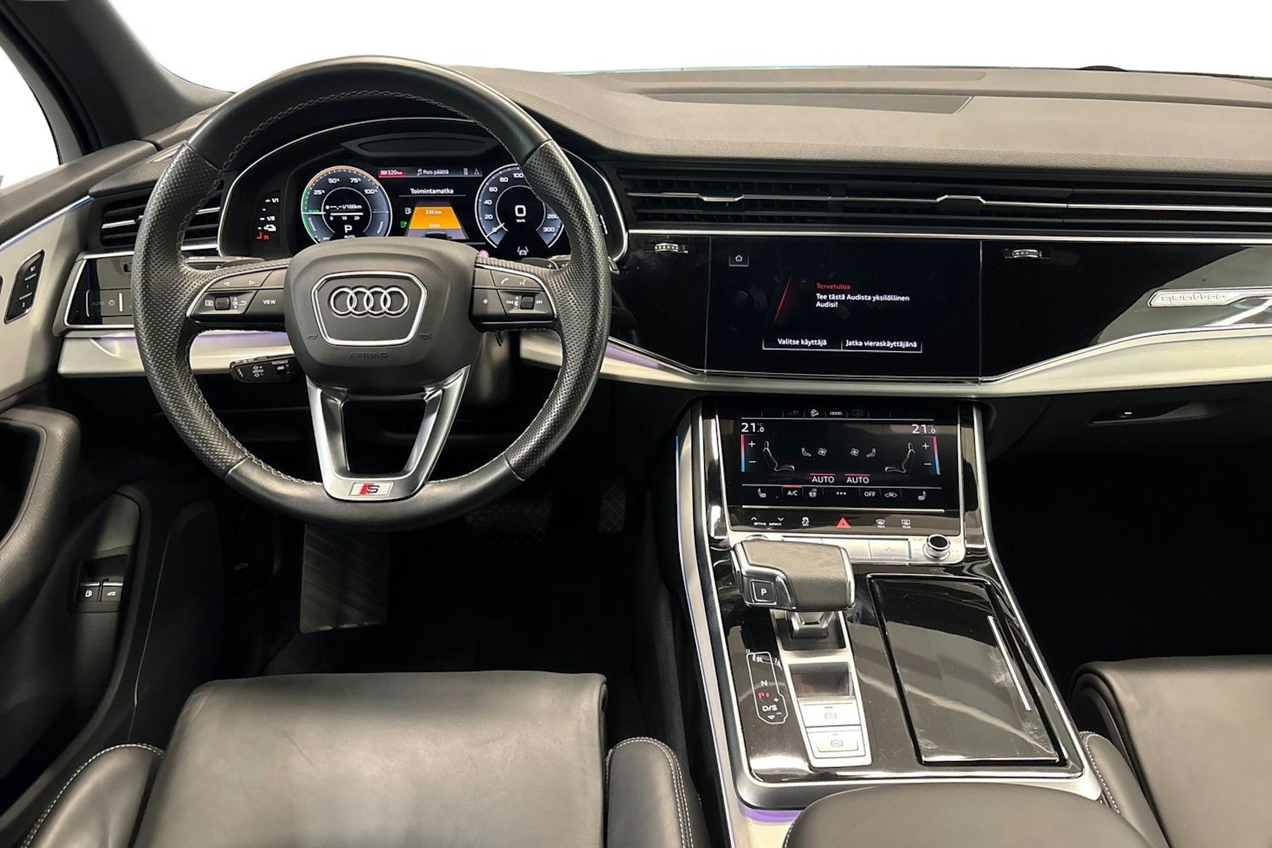 Harmaa Audi Q7 2021 kuva 9.