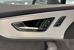Harmaa Audi Q7 2021 kuva 15.