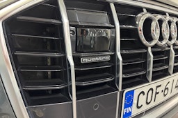 Harmaa Audi Q7 2021 kuva 20.
