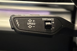 Harmaa Audi Q7 2021 kuva 25.