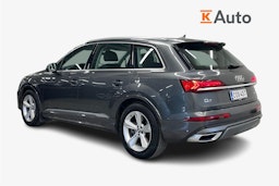 Harmaa Audi Q7 2021 kuva 2.