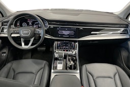 Harmaa Audi Q7 2021 kuva 9.